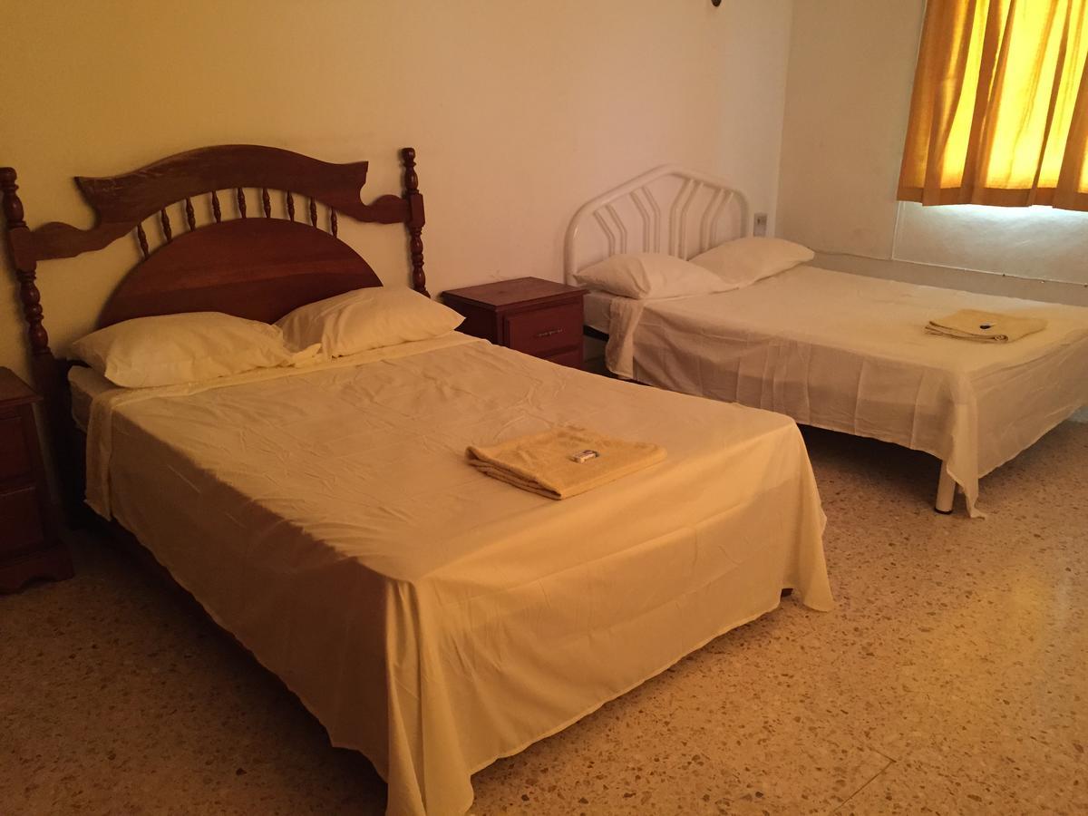 Hostal Kin-Beh Vandrarhem Valladolid  Exteriör bild