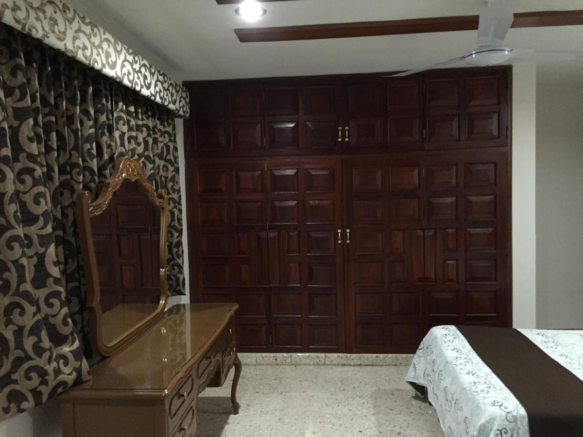 Hostal Kin-Beh Vandrarhem Valladolid  Exteriör bild