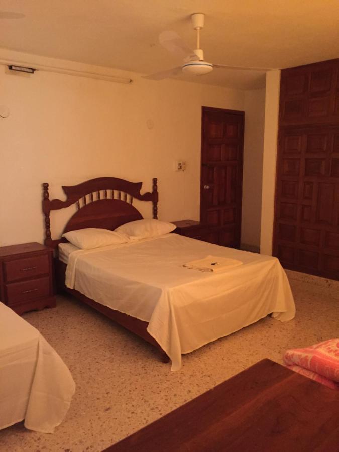 Hostal Kin-Beh Vandrarhem Valladolid  Exteriör bild